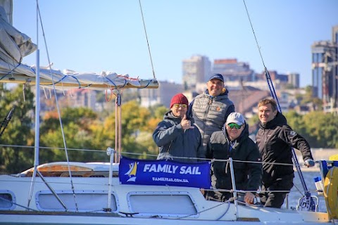 Яхта "Stormy" Family Sail