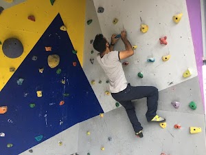 SMJV Bouldering & Climbing Wall Pune - by GGIM