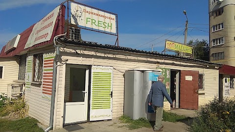 Пункт Продажи воды "Роганська"