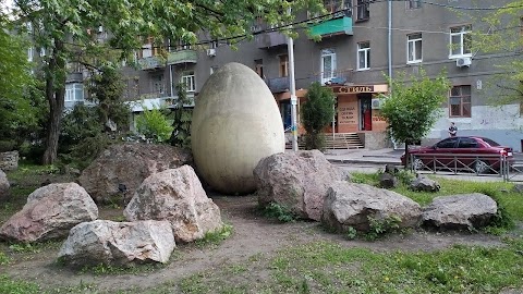 Monument to the Egg