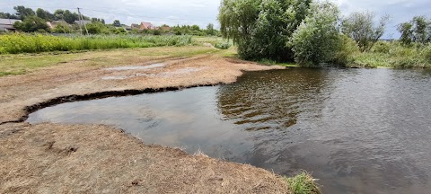 Пляж на річці Ірпінь