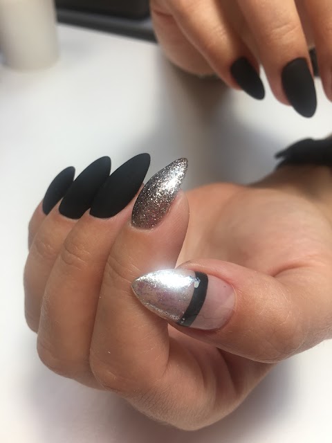 Super Nails