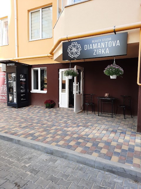 Diamantova Zirka, Діамантова Зірка