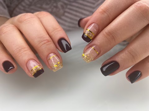 маникюр студия Hello Nails Kyiv