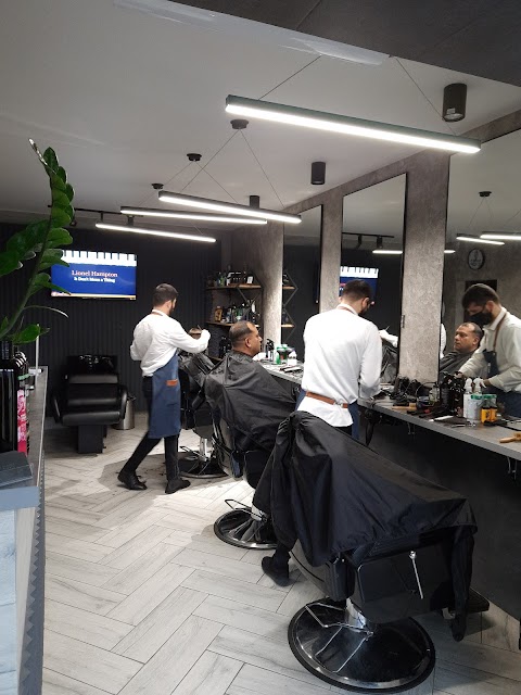 TAJ Barbershop Позняки