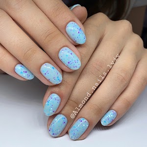 Almond Nails Room