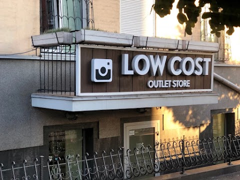 LOW COST Outlet store