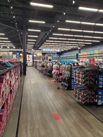 SKECHERS Outlet, Location, Map, About & More