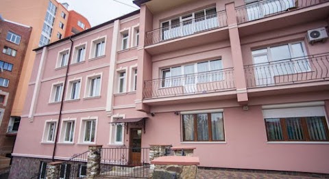 Hotel "Uhnovych" / Готель "Юхнович"