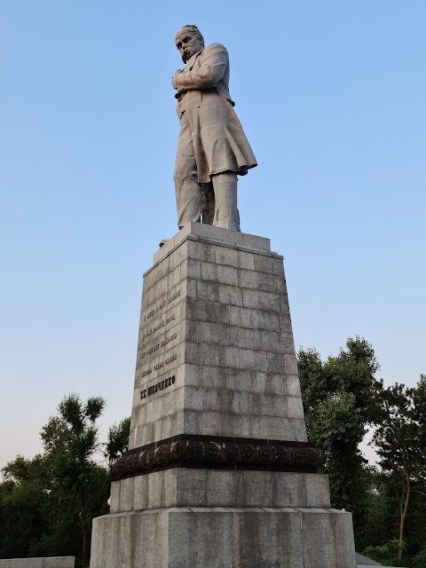 Пам'ятник Тарасові Шевченку