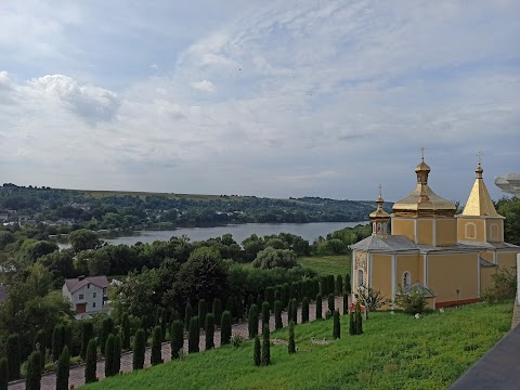 Гостинний двір