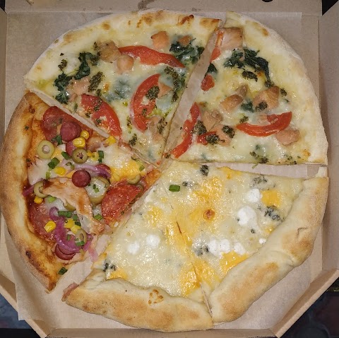 Jolly Joker Pizza