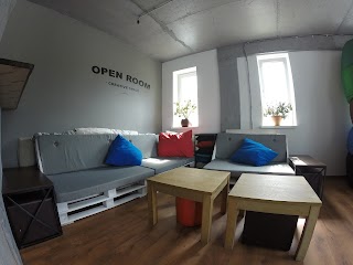 OPEN ROOM