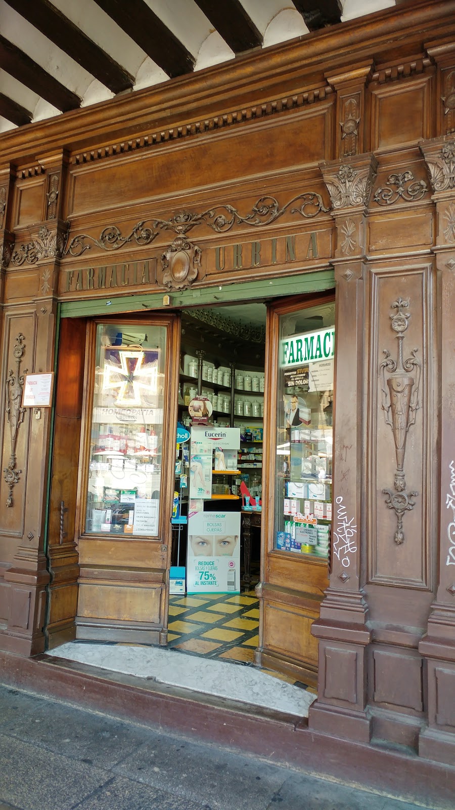 Foto farmacia FARMACIA URBINA