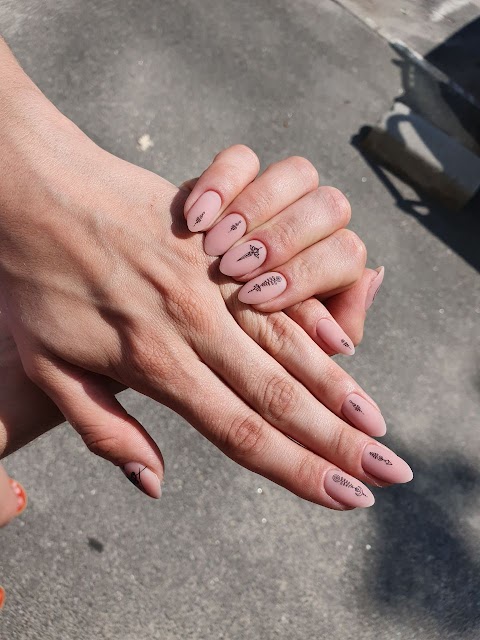 Nails.irpen