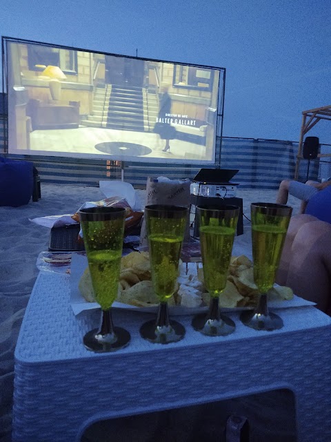 Luna Beach Cinema