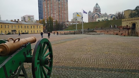 Поліклініка військового клінічного госпіталю Міністерства Оборони