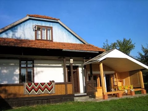 Яблунівська Садиба (Yabluniv's Lodge)