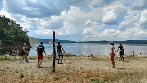 БІЛА ВОРОНА Клуб активного відпочинку