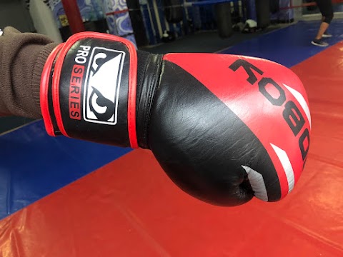 Boxing-shop это боксерская экипировка, боксерские перчатки, шлем для бокса, боксерские бинты и каппы.