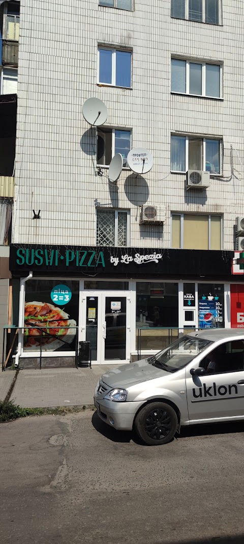 Sushi * Pizza