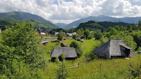 Музей архітектури і побуту «Старе село»