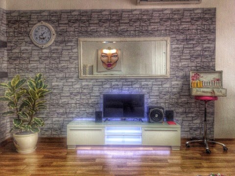 Brow Bar & Make up studio