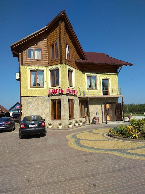 Кафе-бар, Отель Страгора