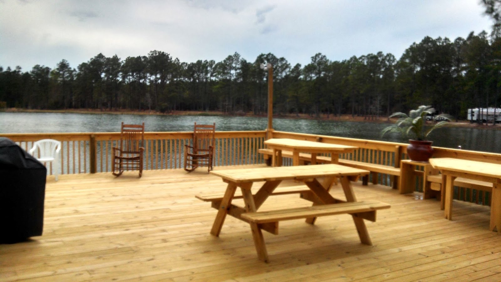 McIntosh Lake RV Park