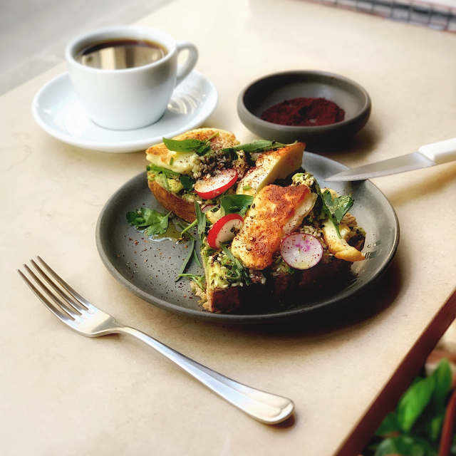 Petit-déjeuner au Café Berry à Paris pour bien commencer la