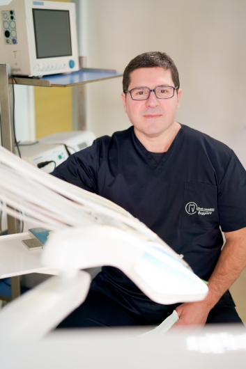 Dott. Ciro Ruggiero, Dentista