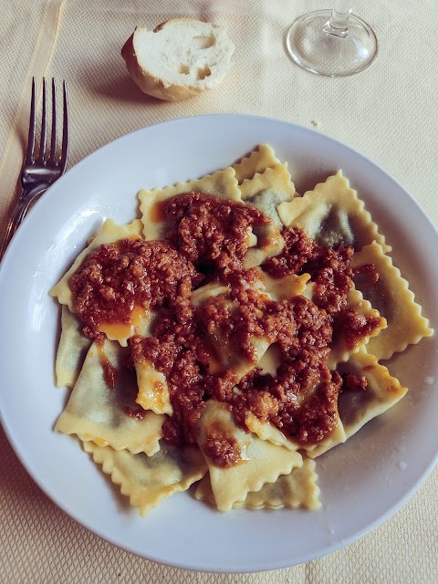 Bar Trattoria Albergo Vezzosi (passo Radici)