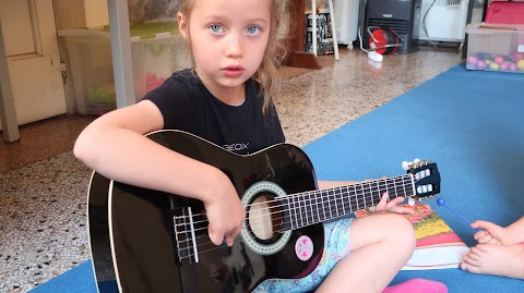 Maestro Libero - musica e chitarra per bambini