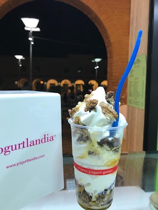 Yogurtlandia di Martino Rosa