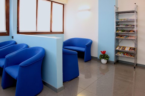 Studio Dentistico Dr. Perini Maurizio - Dentista Saronno