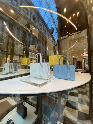 Prada Milano Galleria Donna