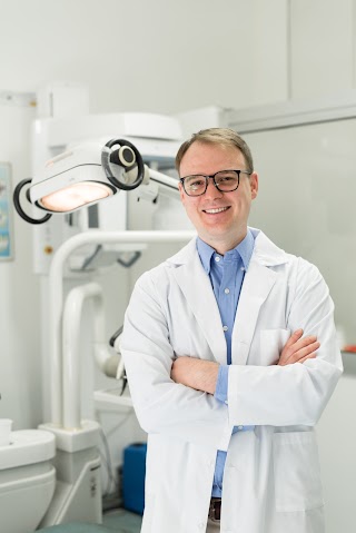 Dott. Bohdan Semendyayev — Medico Odontoiatra