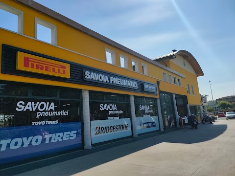 SAVOIA PNEUMATICI S.R.L. - Driver Center Pirelli