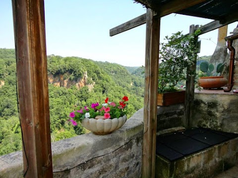 Calcata Casa sulla Rupe