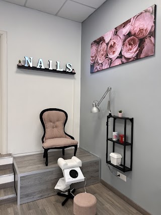 Bright Salon