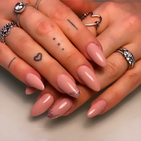 Divine Nails And Beauty