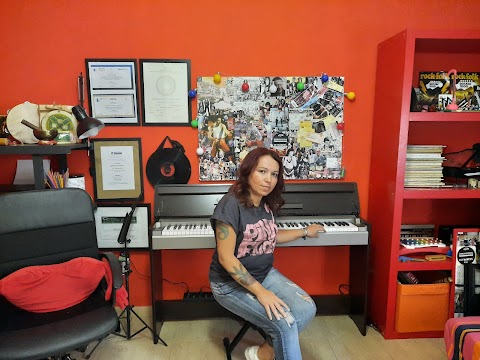 Gabriella Monte- insegnante canto, pianoforte, musica, progetto HOOP MUSIC