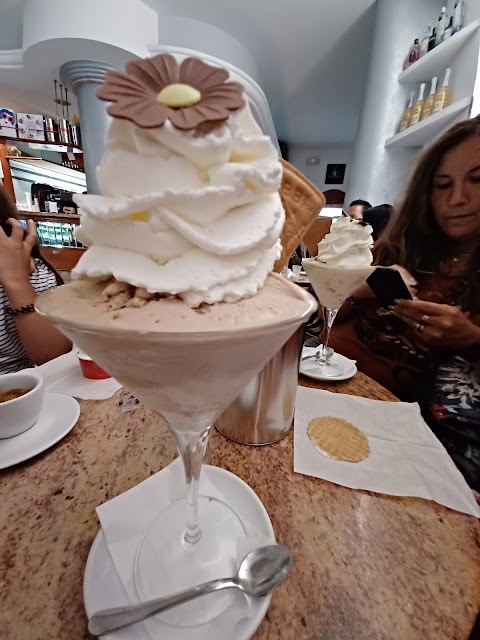 Chantilly Cafe' Dei F.Lli Lucarelli (S.N.C.)