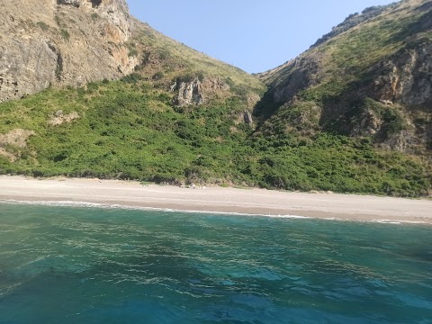 Mongiove Spiaggia e Grotte di Valle Tindari