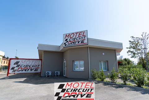 Motel Circuit drive