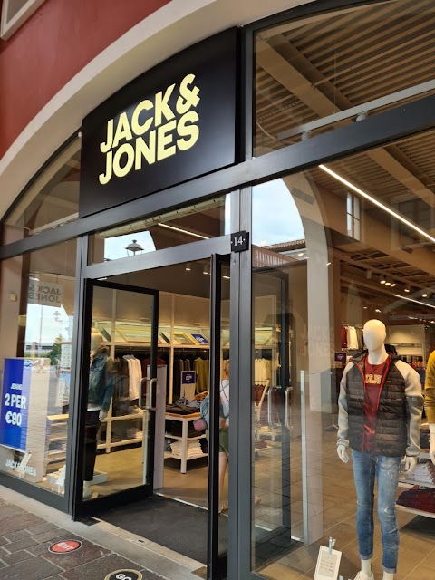 JACK & JONES