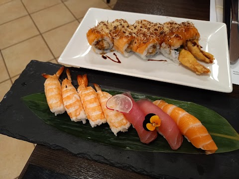 Sushi Oishi - Japanese & Chinese Restaurant