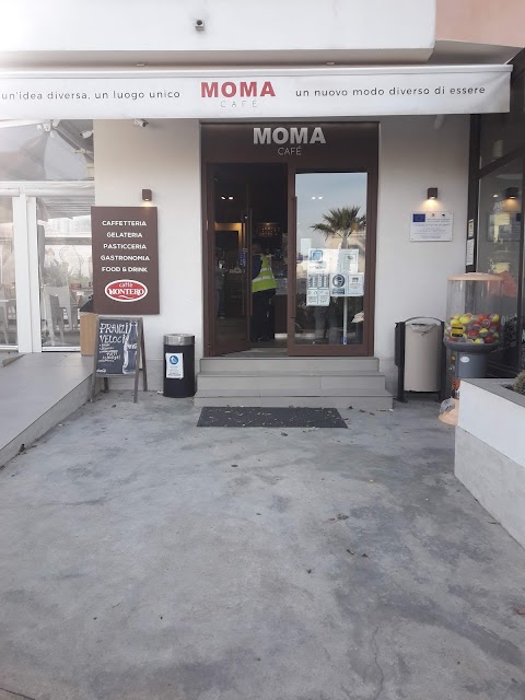 MOMA CAFE'