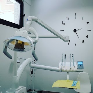 Centro Dentale Pinzarrone | Studio Dentistico | Implantologia Gnatologia Filler Labbra Faccette Sbiancamento Denti Apparecchi Invisibili Protesi Igiene Orale