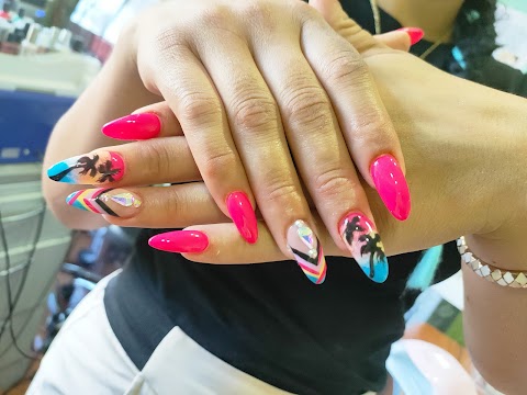 Ally Nails Art